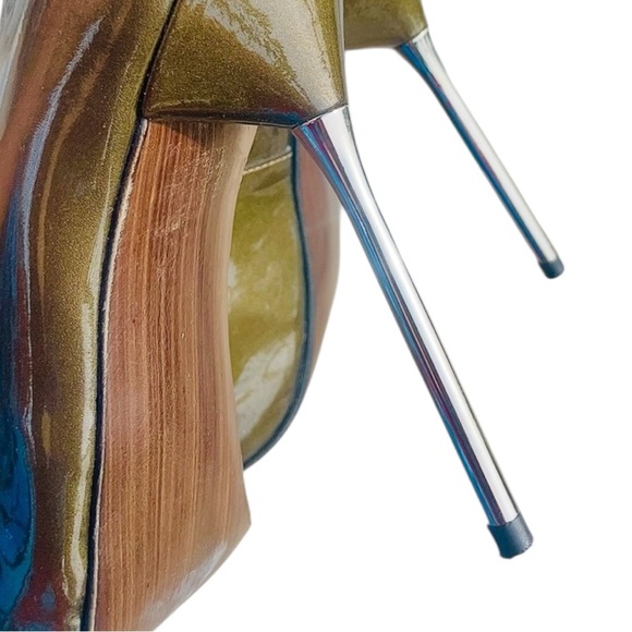 Stuart Weitzman Olive Green Patent Leather Round Toe Stilettos Silver Heels 8 M - Picture 5 of 9